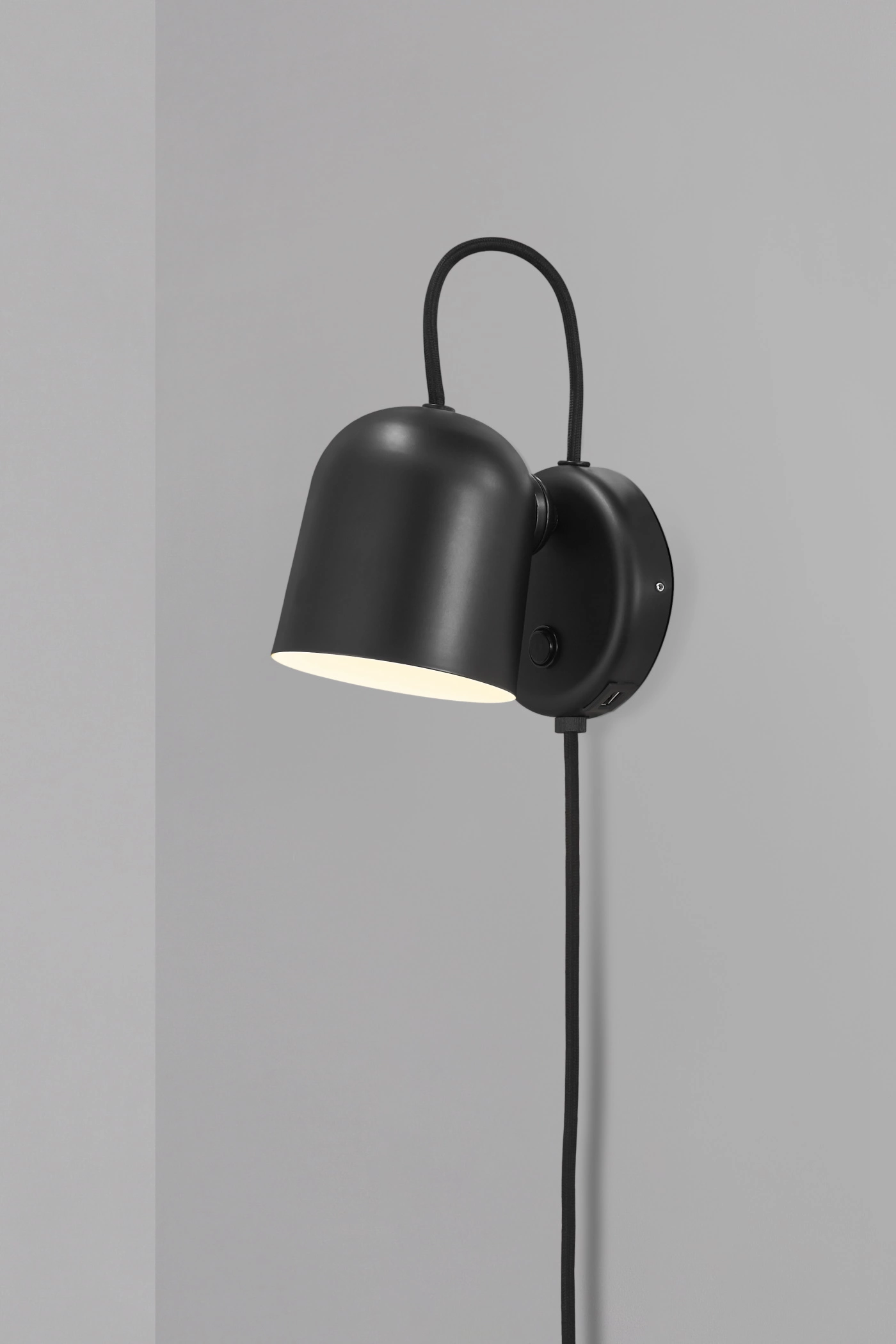   
                        
                        Бра NORDLUX (Данія) 51924    
                         у стилі Скандинавський, Лофт.  
                        Тип джерела світла: світлодіодна лампа, змінна.                                                 Кольори плафонів і підвісок: Чорний, Білий.                         Матеріал: Метал.                          фото 5