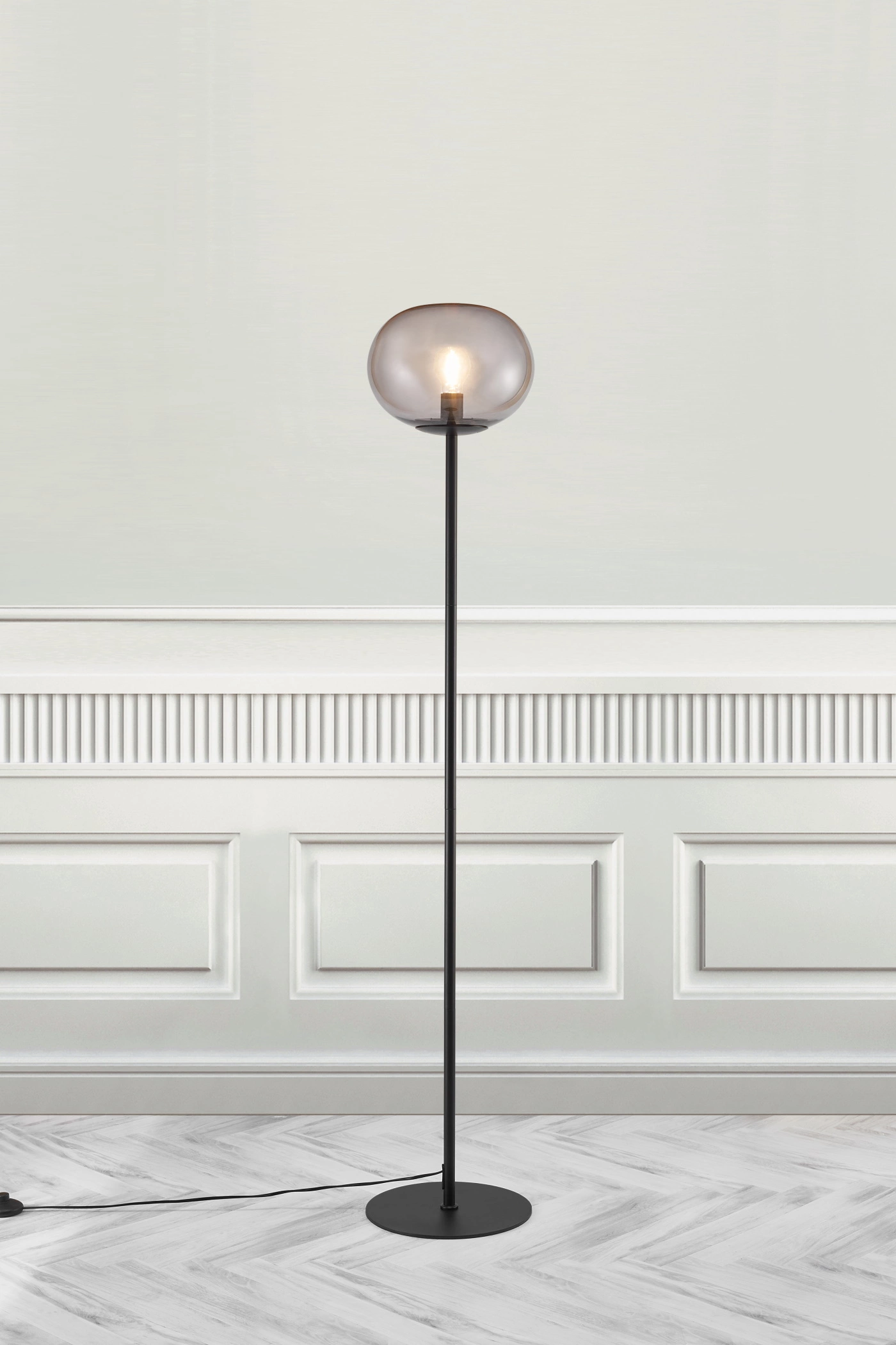   
                        
                        Торшер NORDLUX (Данія) 51937    
                         у стилі Хай-тек, Лофт.  
                        Тип джерела світла: світлодіодна лампа, змінна.                                                 Кольори плафонів і підвісок: Сірий.                         Матеріал: Скло.                          фото 5