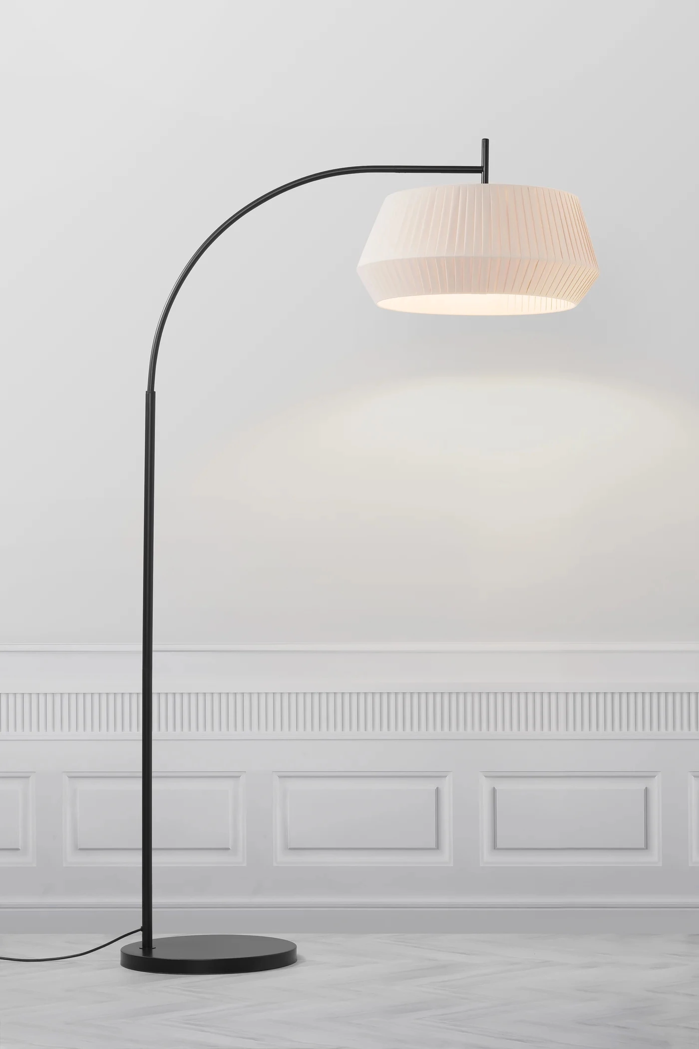   
                        
                        Торшер NORDLUX (Данія) 51950    
                         у стилі Модерн.  
                        Тип джерела світла: світлодіодна лампа, змінна.                                                 Кольори плафонів і підвісок: Бежевий.                         Матеріал: Тканина.                          фото 5