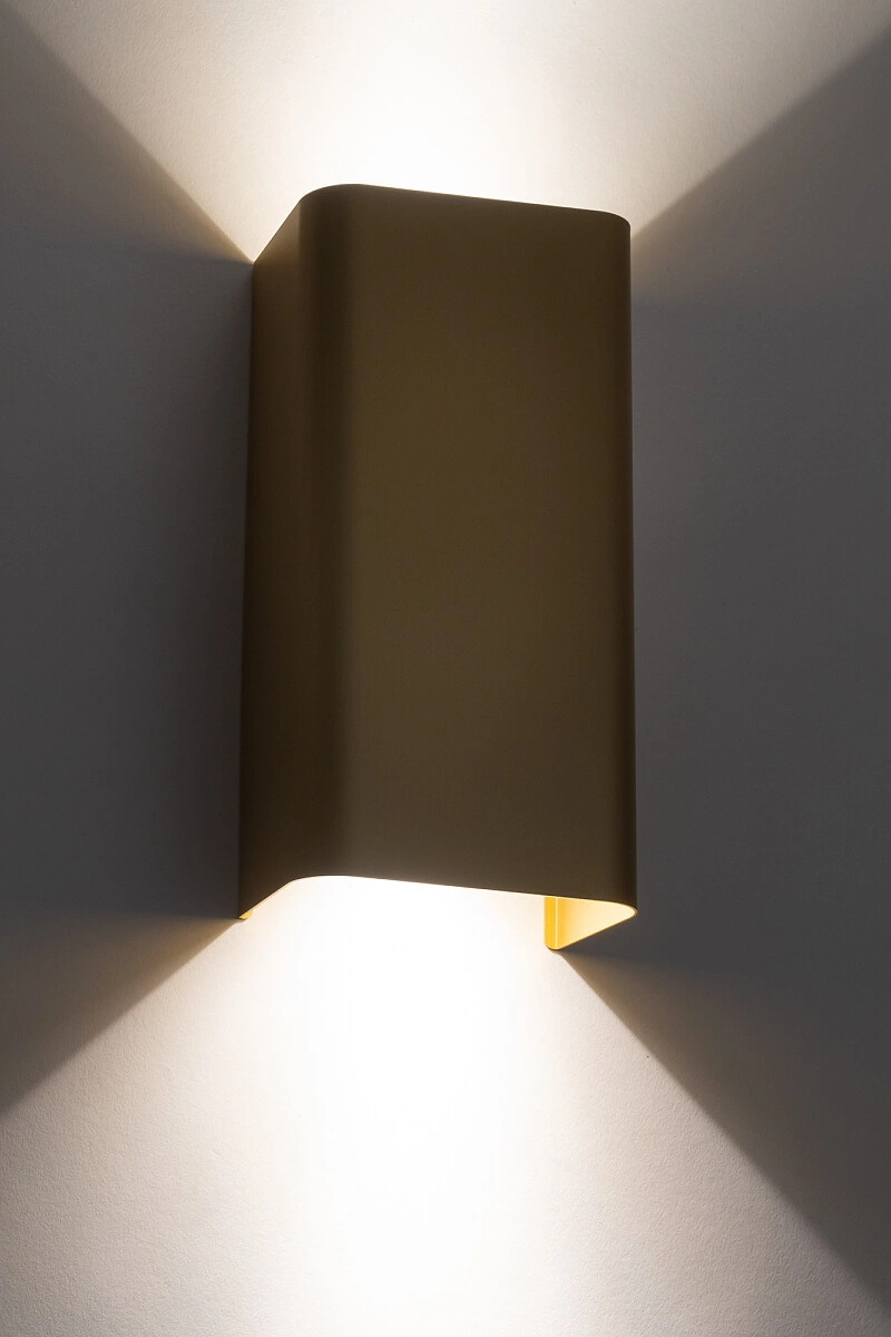   
                        
                        Декоративна підсвітка NOWODVORSKI (Польща) 52360    
                         у стилі Лофт.  
                        Тип джерела світла: світлодіодна лампа, змінна.                                                 Кольори плафонів і підвісок: Золото.                         Матеріал: Алюміній.                          фото 5