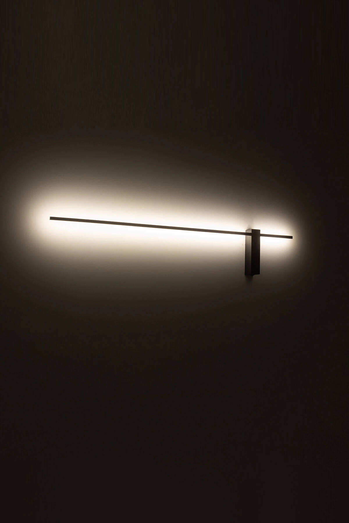   
                        
                        Подсветка для картин NOWODVORSKI (Польша) 52378    
                         в стиле Хай-тек.  
                        Тип источника света: встроенный led-модуль, несъемный.                                                 Цвета плафонов и подвесок: Черный, Белый.                         Материал: Металл.                          фото 3