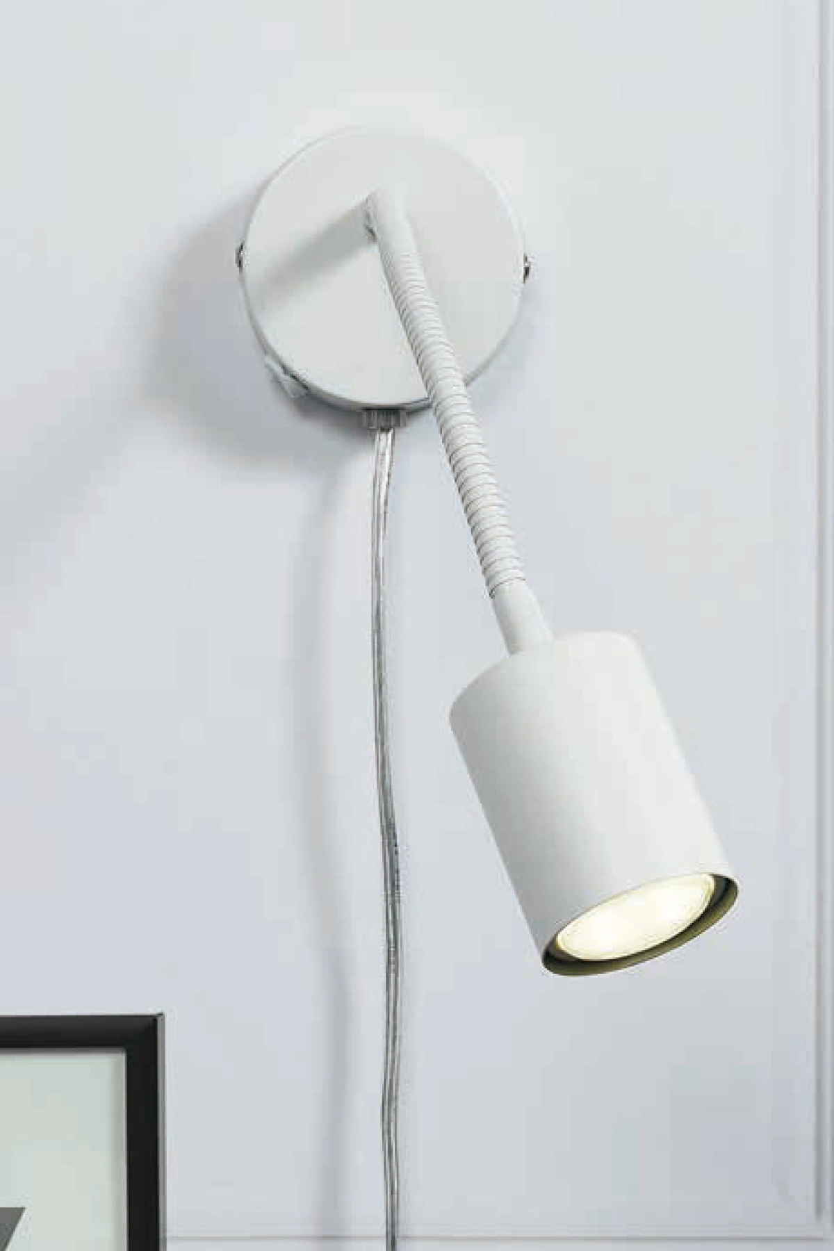   
                        
                        Бра NORDLUX (Данія) 52451    
                         у стилі Модерн, Хай-тек.  
                        Тип джерела світла: світлодіодна лампа, змінна.                                                 Кольори плафонів і підвісок: Білий.                         Матеріал: Метал.                          фото 2
