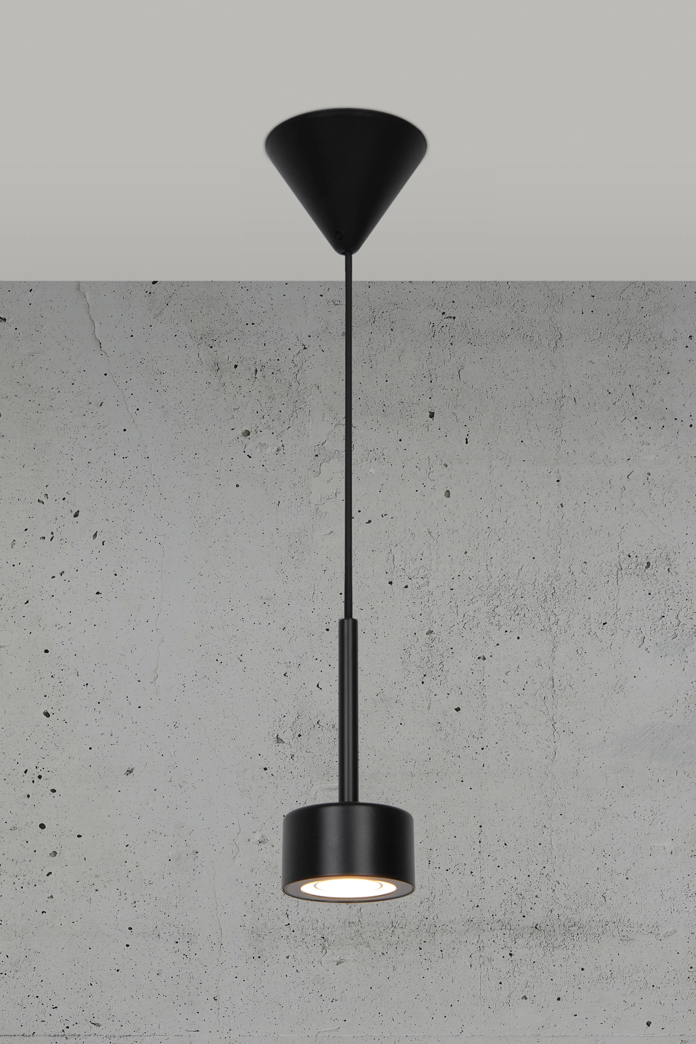  
                        
                        Люстра NORDLUX (Данія) 52471    
                         у стилі Хай-тек.  
                        Тип джерела світла: вбудований led-модуль, незмінний.                         Форма: Коло.                         Кольори плафонів і підвісок: Чорний.                         Матеріал: Метал.                          фото 5