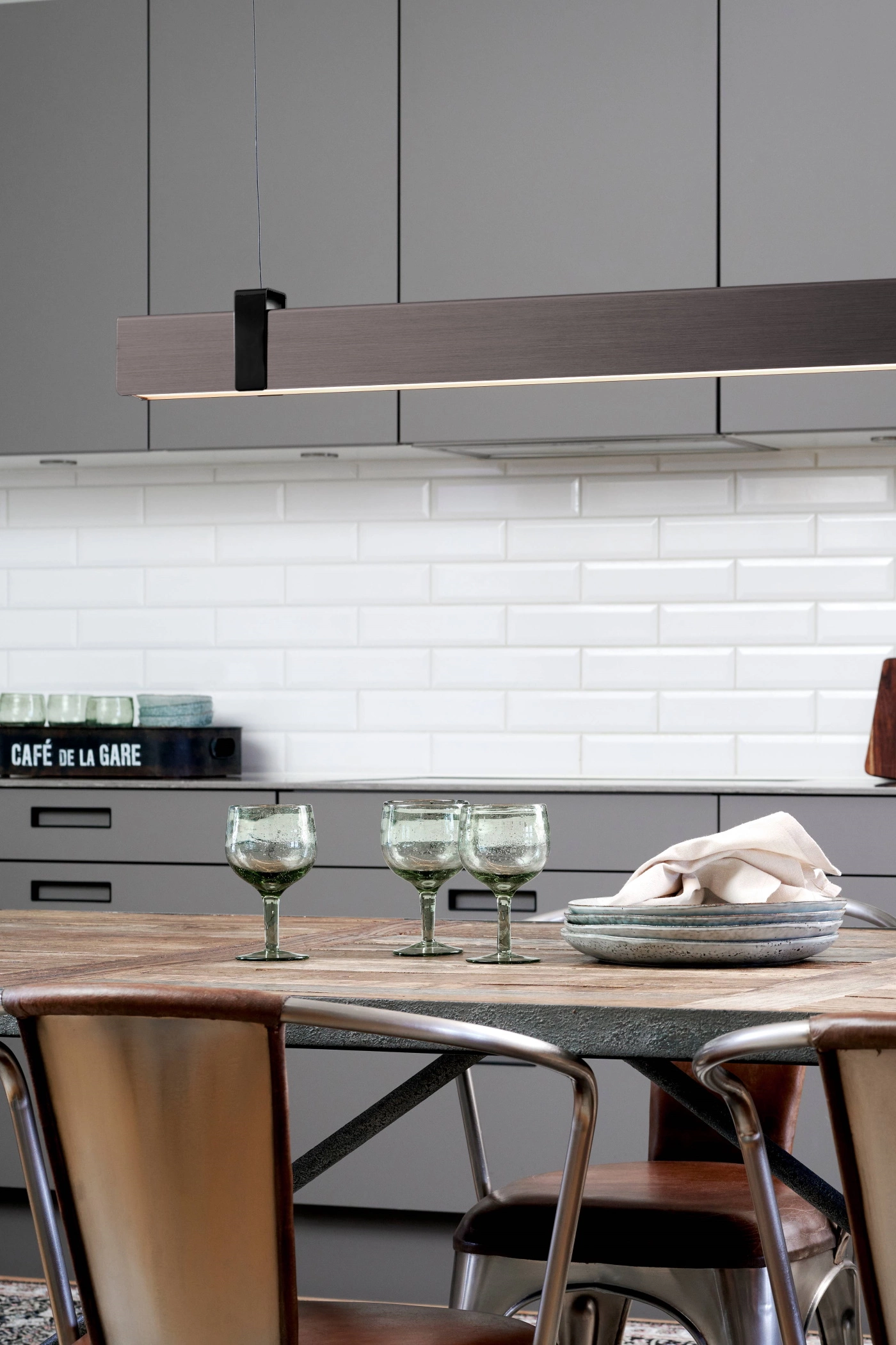   
                        
                        Люстра NORDLUX (Данія) 52480    
                         У стилі Хай-тек.  
                        Тип джерела світла: вбудований led-модуль, незмінний.                         Форма: Прямокутник.                         Кольори плафонів і підвісок: Сірий.                         Матеріал: Метал, Пластик.                          фото 4