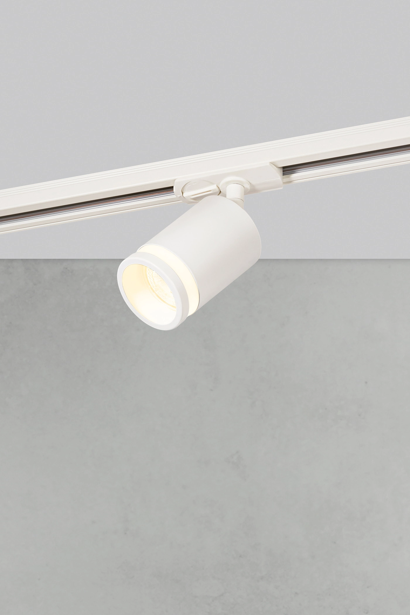   
                        
                        Трековий світильник NORDLUX (Данія) 52559    
                         у стилі Хай-тек, Модерн.  
                        Тип джерела світла: світлодіодна лампа, змінна.                                                 Кольори плафонів і підвісок: Білий.                         Матеріал: Метал, Пластик.                          фото 4
