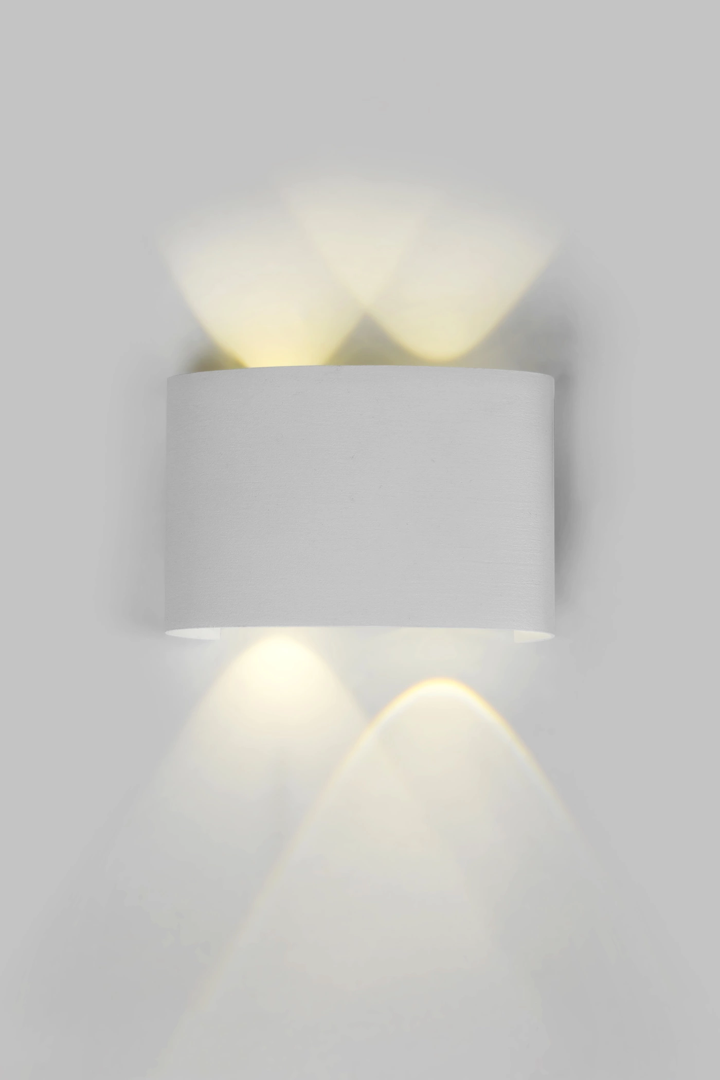   
                        
                        Светильник уличный LAGUNA LIGHTING (Украина) 52743    
                         в стиле Модерн.  
                        Тип источника света: встроенный led-модуль, несъемный.                                                 Цвета плафонов и подвесок: Белый.                         Материал: Алюминий.                          фото 1