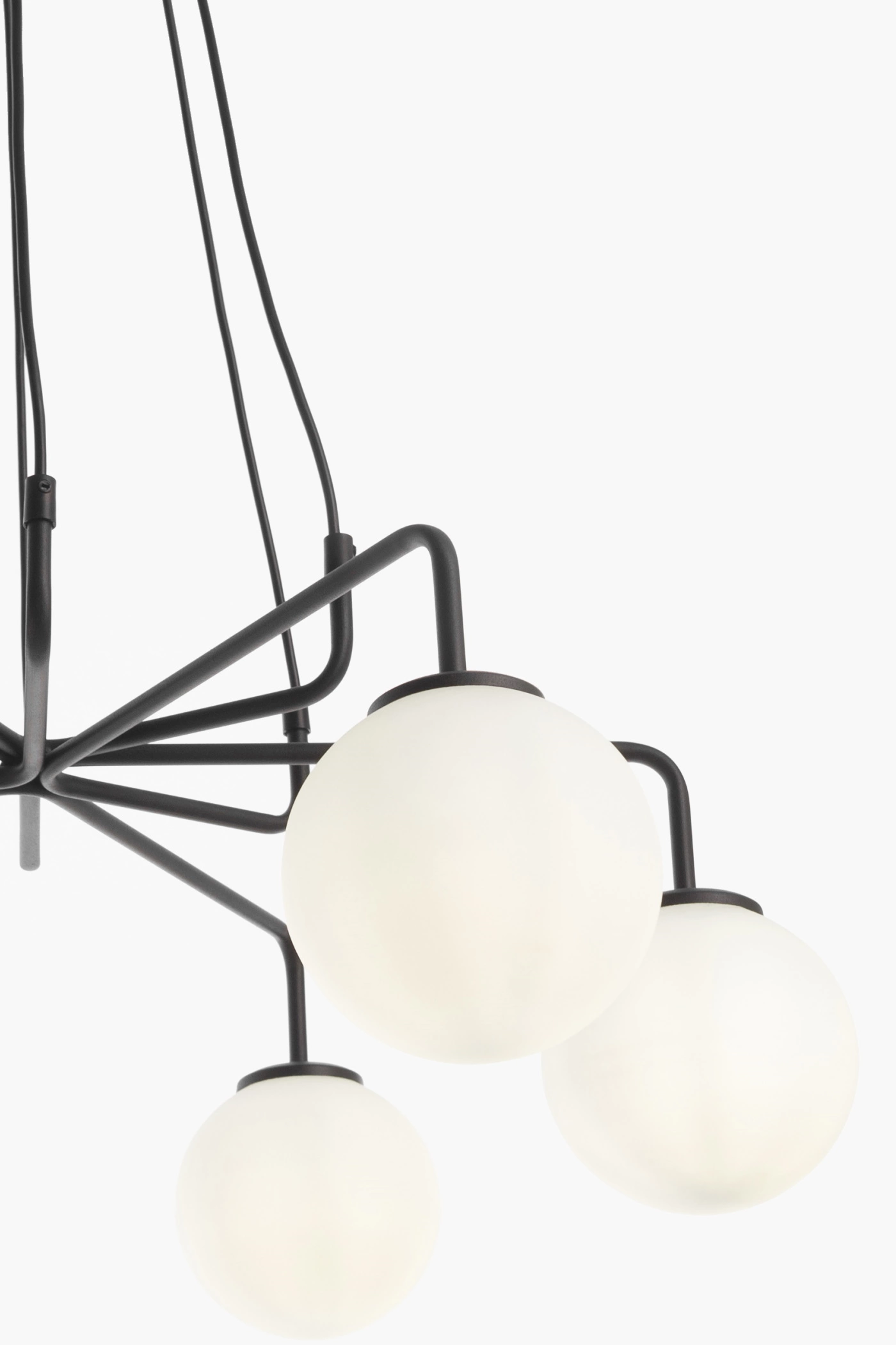   
                        
                        Люстра NB LIGHT (Украина) 52822    
                         В стиле Модерн, Хай-тек.  
                        Тип источника света: светодиодная лампа, сменная.                         Форма: Круг.                         Цвета плафонов и подвесок: Белый.                         Материал: Стекло.                          фото 3