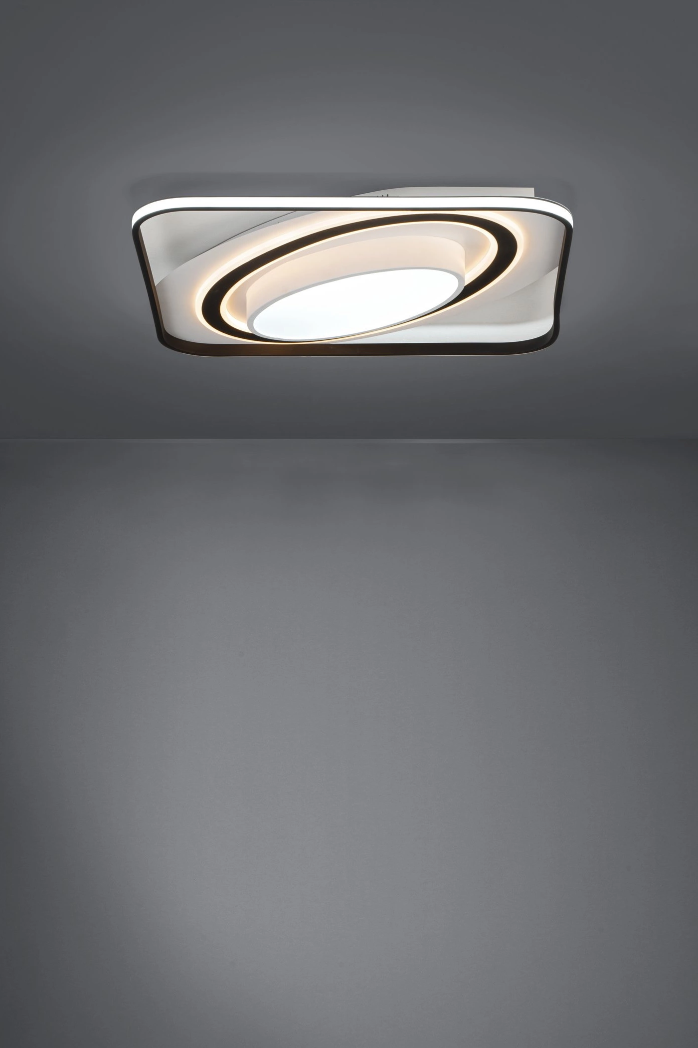   
                        
                        Светильник потолочный EGLO (Австрия) 53761    
                         в стиле Хай-тек.  
                        Тип источника света: встроенный led-модуль, несъемный.                         Форма: Квадрат.                         Цвета плафонов и подвесок: Белый.                         Материал: Пластик.                          фото 4