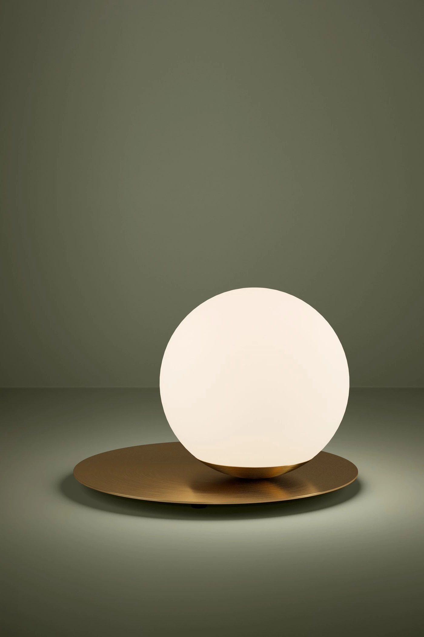   
                        Настільна лампа EGLO (Австрія) 53807    
                         у стилі Модерн.  
                        Тип джерела світла: cвітлодіодні led, енергозберігаючі, розжарювання.                                                 Кольори плафонів і підвісок: Білий.                         Матеріал: Скло.                          фото 2