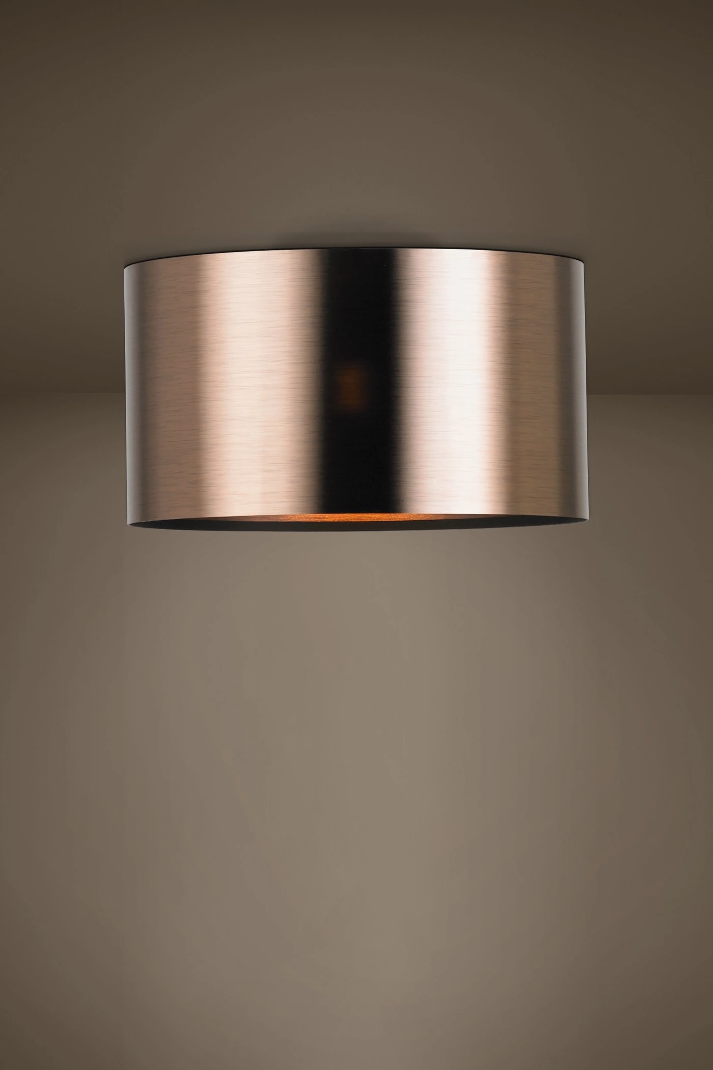   
                        
                        Світильник стельовий EGLO (Австрія) 53899    
                         у стилі Модерн.  
                        Тип джерела світла: світлодіодна лампа, змінна.                         Форма: Циліндр.                         Кольори плафонів і підвісок: Коричневий, Мідь.                         Матеріал: Пластик.                          фото 2