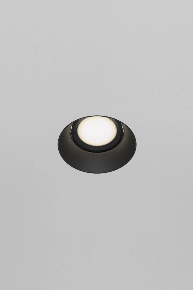   
                        
                        Точковий світильник VASMAR (Україна) 54355    
                         у стилі Хай-тек.  
                        Тип джерела світла: світлодіодна лампа, змінна.                         Форма: Коло.                         Кольори плафонів і підвісок: Чорний.                         Матеріал: Алюміній.                          фото 3