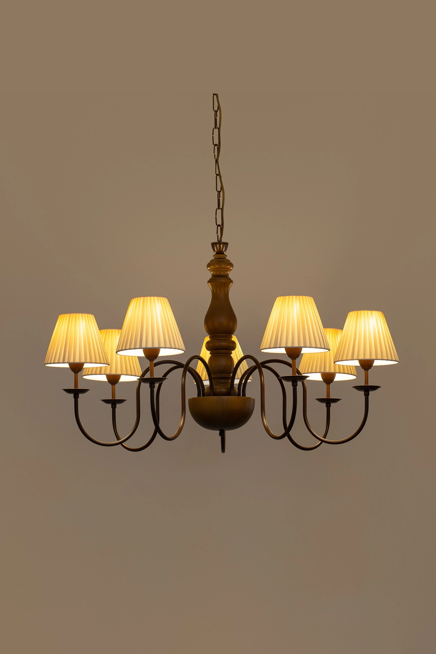   
                        
                        Люстра NB LIGHT (Украина) 55328    
                         В стиле Кантри, Скандинавский.  
                        Тип источника света: светодиодная лампа, сменная.                         Форма: Круг.                         Цвета плафонов и подвесок: Бежевый.                         Материал: Ткань.                          фото 4