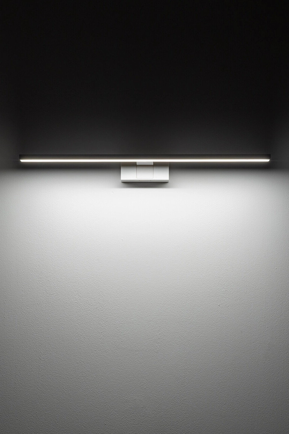   
                        
                        Подсветка для ванной NOWODVORSKI (Польша) 56149    
                         в стиле Модерн, Хай-тек.  
                        Тип источника света: встроенный led-модуль, несъемный.                                                 Цвета плафонов и подвесок: Белый.                         Материал: Алюминий, Пластик.                          фото 8