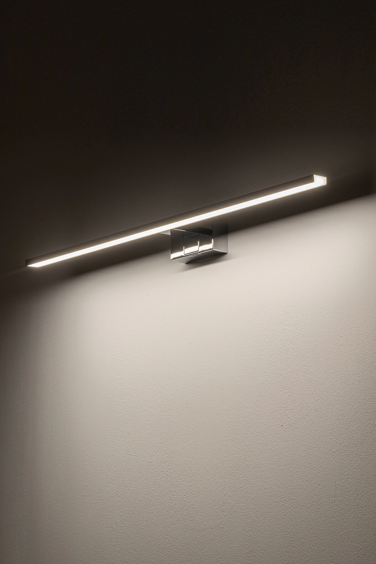   
                        
                        Подсветка для ванной NOWODVORSKI (Польша) 56151    
                         в стиле Хай-тек.  
                        Тип источника света: встроенный led-модуль, несъемный.                                                 Цвета плафонов и подвесок: Серый.                         Материал: Алюминий, Пластик.                          фото 11