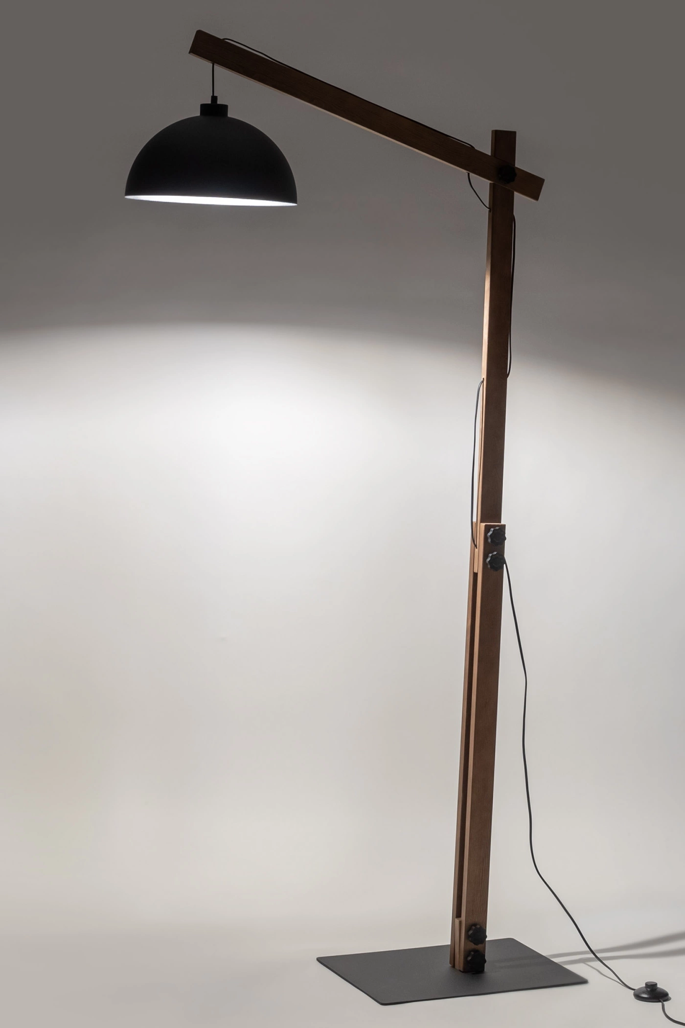   
                        
                        Торшер TK LIGHTING (Польща) 57211    
                         у стилі Скандинавський, Кантрі, Лофт.  
                        Тип джерела світла: світлодіодна лампа, змінна.                                                 Кольори плафонів і підвісок: Чорний.                         Матеріал: Метал.                          фото 11