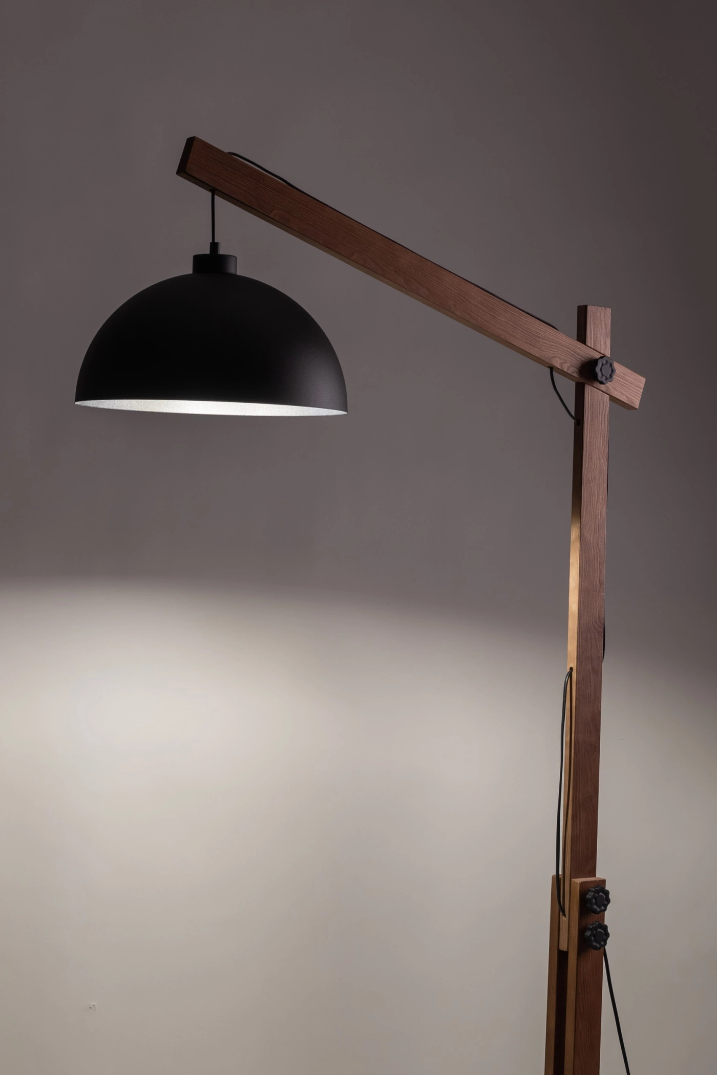   
                        
                        Торшер TK LIGHTING (Польша) 57211    
                         В стиле Скандинавский, Кантри, Лофт.  
                        Тип источника света: светодиодная лампа, сменная.                                                 Цвета плафонов и подвесок: Черный.                         Материал: Металл.                          фото 10