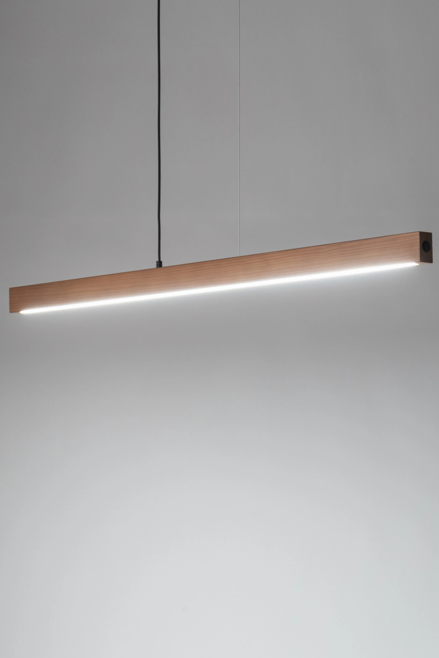   
                        
                        Люстра TK LIGHTING (Польща) 57282    
                         У стилі Скандинавський, Кантрі.  
                        Тип джерела світла: вбудований led-модуль, незмінний.                         Форма: Прямокутник.                         Кольори плафонів і підвісок: Коричневий.                         Матеріал: Дерево.                          фото 8