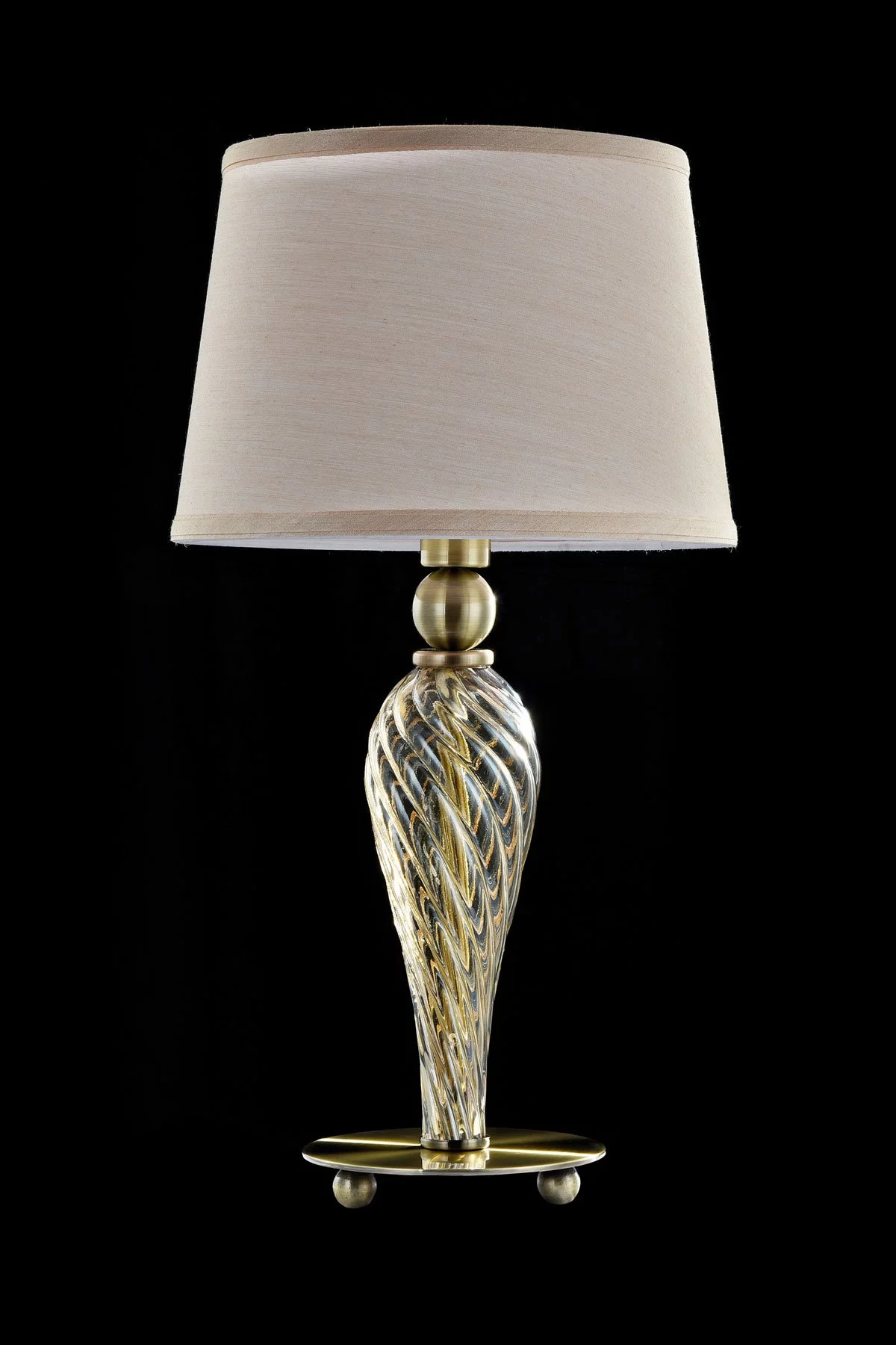   
                        
                        Настільна лампа VASMAR (Україна) 57315    
                         у стилі Класика.  
                        Тип джерела світла: світлодіодна лампа, змінна.                                                 Кольори плафонів і підвісок: Бежевий.                         Матеріал: Тканина, Пластик.                          фото 3