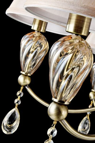   
                        
                        Люстра VASMAR (Украина) 57316    
                         В стиле Классика.  
                        Тип источника света: светодиодная лампа, сменная.                         Форма: Круг.                         Цвета плафонов и подвесок: Бежевый.                         Материал: Ткань, Стекло.                          фото 4