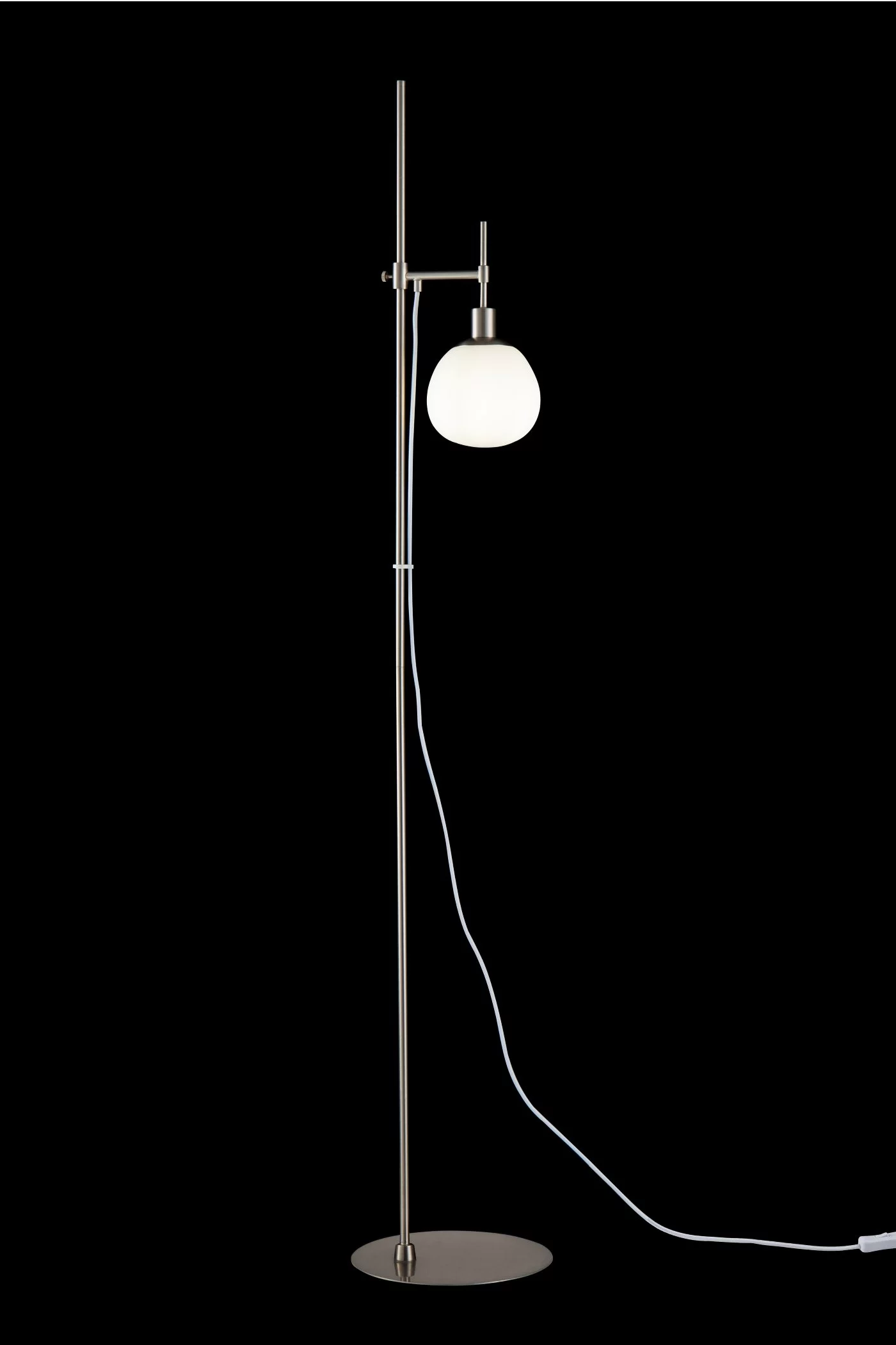   
                        
                        Торшер VASMAR (Україна) 57331    
                         у стилі Хай-тек.  
                        Тип джерела світла: світлодіодна лампа, змінна.                                                 Кольори плафонів і підвісок: Білий.                         Матеріал: Скло.                          фото 2