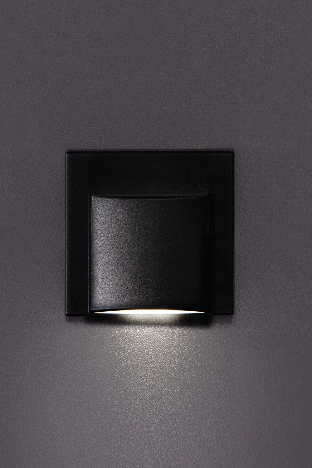   
                        
                        Декоративна підсвітка KANLUX (Польща) 57515    
                         у стилі Модерн.  
                        Тип джерела світла: вбудований led-модуль, незмінний.                         Форма: Квадрат.                         Кольори плафонів і підвісок: Чорний.                         Матеріал: Пластик.                          фото 2