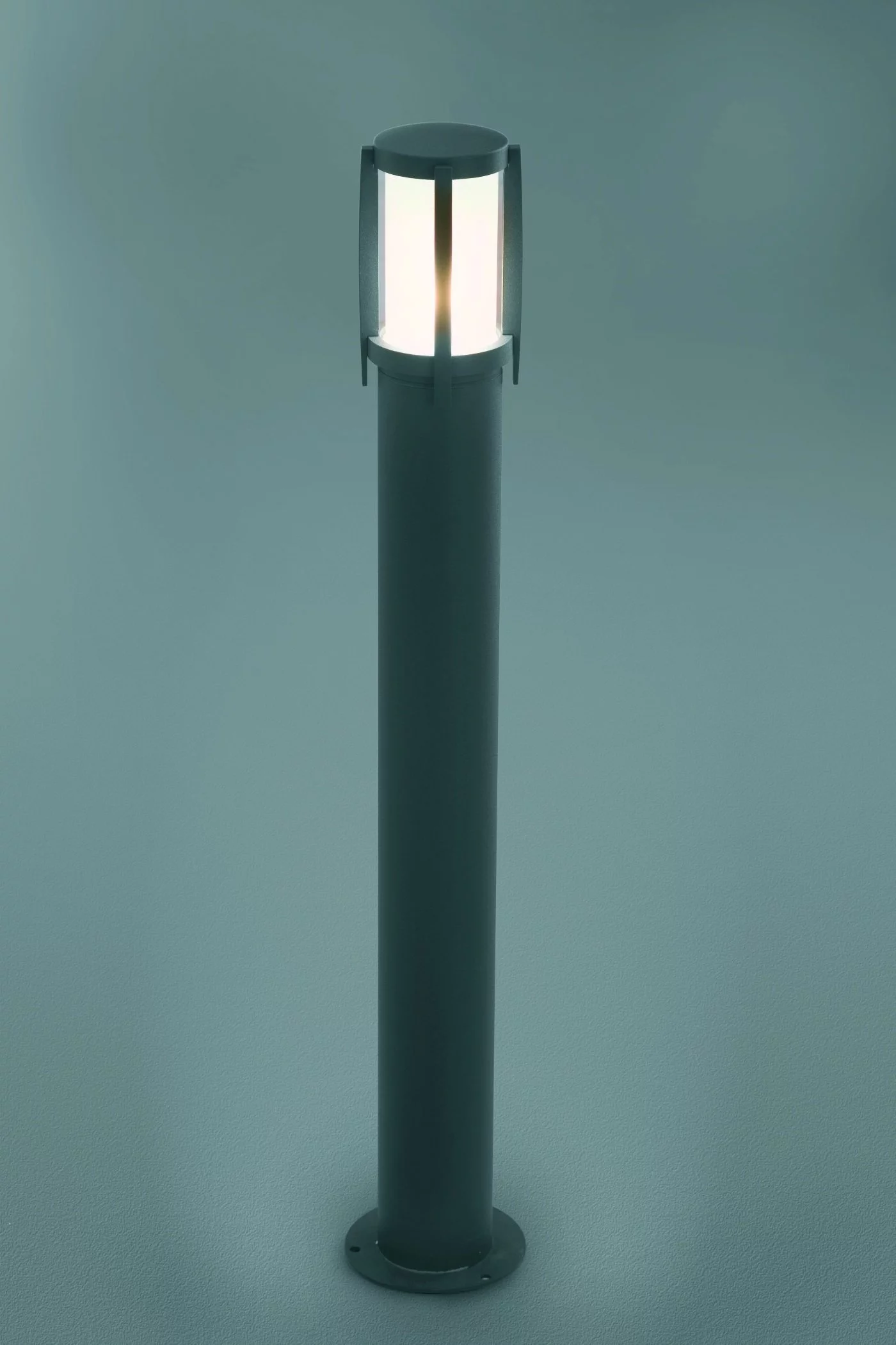   
                        Светильник уличный NOWODVORSKI  (Польша) 58209    
                         в стиле хай-тек.  
                        Тип источника света: светодиодные led, энергосберегающие, накаливания.                                                 Цвета плафонов и подвесок: белый.                         Материал: стекло.                          фото 1