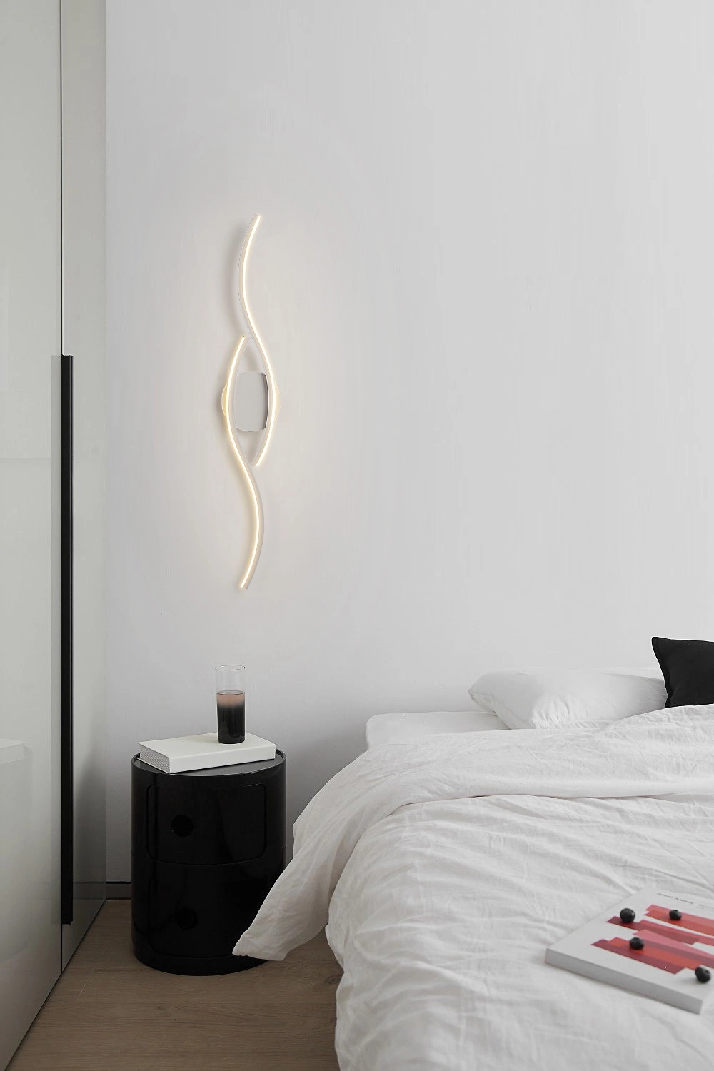   
                        
                        Светильник настенный LAGUNA LIGHTING (Украина) 59491    
                         В стиле Хай-тек, Модерн.  
                        Тип источника света: встроенный led-модуль, несъемный.                                                 Цвета плафонов и подвесок: Белый.                         Материал: Алюминий, Силикон.                          фото 3