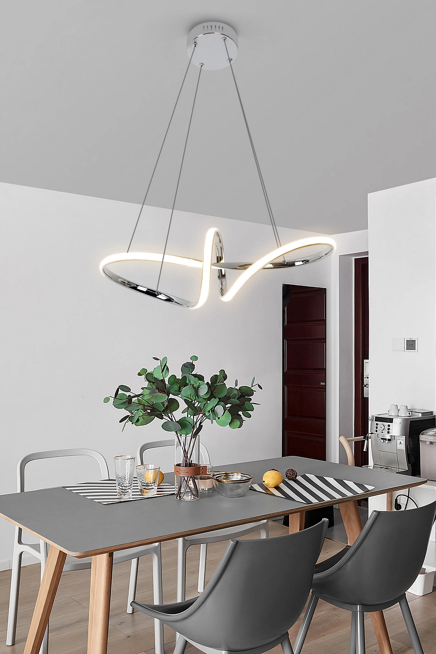   
                        
                        Люстра LAGUNA LIGHTING (Украина) 59495    
                         В стиле Хай-тек, Модерн.  
                        Тип источника света: встроенный led-модуль, несъемный.                         Форма: Асимметричная.                         Цвета плафонов и подвесок: Серый, Белый.                         Материал: Алюминий, Силикон.                          фото 3