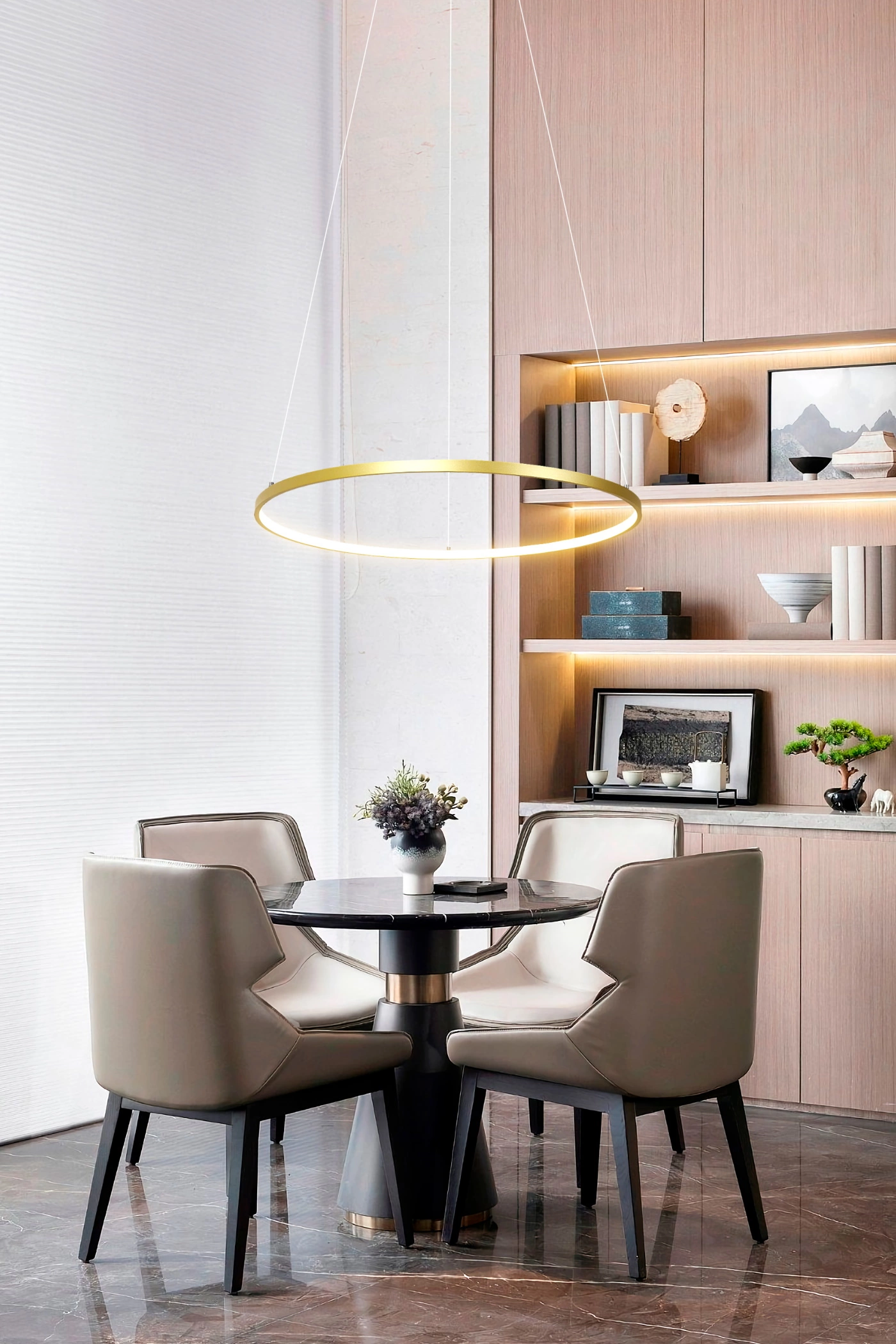   
                        
                        Люстра LAGUNA LIGHTING (Україна) 59501    
                         У стилі Хай-тек, Лофт.  
                        Тип джерела світла: вбудований led-модуль, незмінний.                         Форма: Коло.                         Кольори плафонів і підвісок: Золото, Білий.                         Матеріал: Алюміній, Силікон.                          фото 3