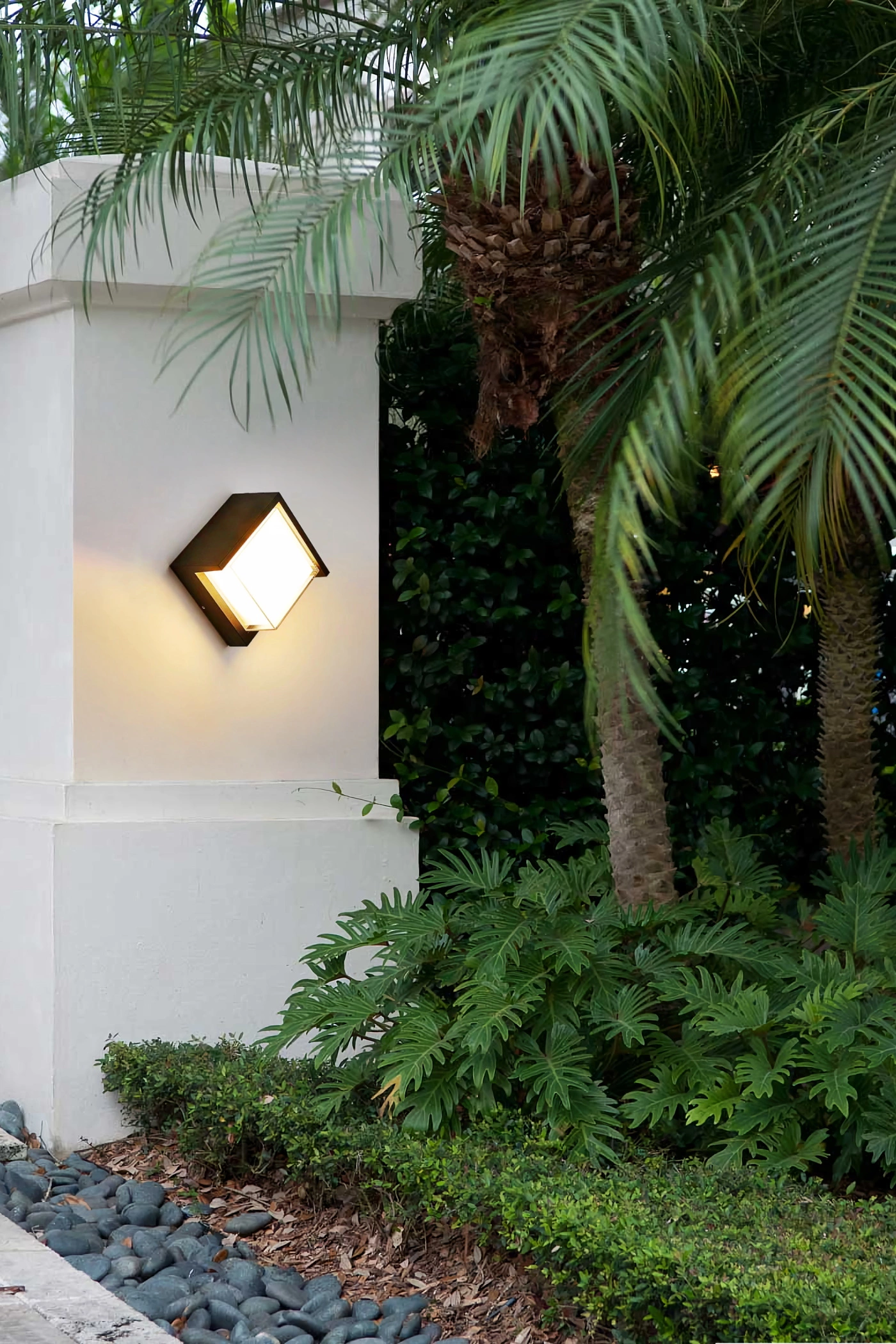   
                        
                        Світильник вуличний LAGUNA LIGHTING (Україна) 59530    
                         У стилі Лофт.  
                        Тип джерела світла: вбудований led-модуль, незмінний.                                                 Кольори плафонів і підвісок: Чорний, Білий.                         Матеріал: Акрил.                          фото 2