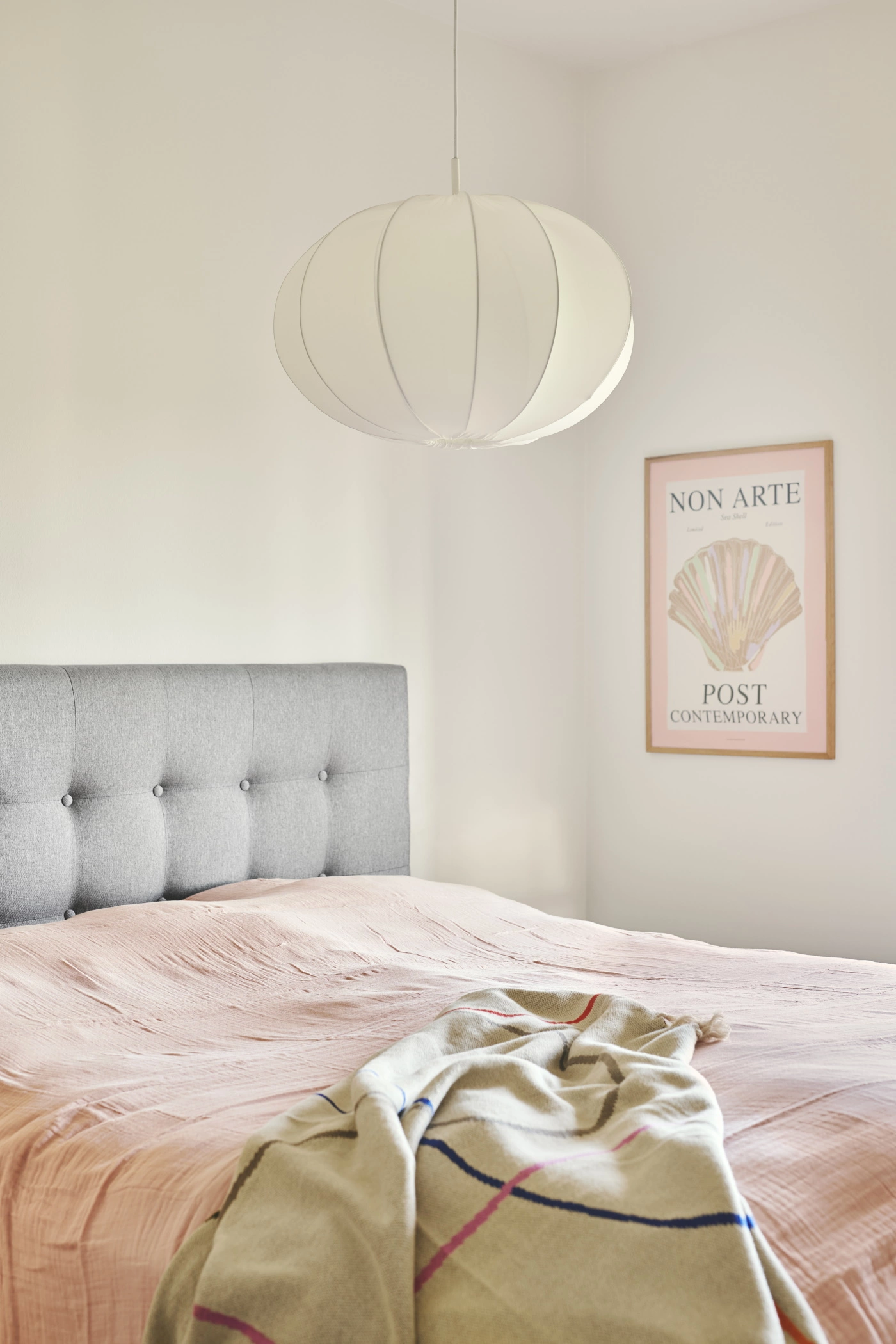   
                        
                        Люстра NORDLUX (Дания) 59623    
                         В стиле Модерн.  
                        Тип источника света: светодиодная лампа, сменная.                         Форма: Шар.                         Цвета плафонов и подвесок: Белый.                         Материал: Ткань.                          фото 5