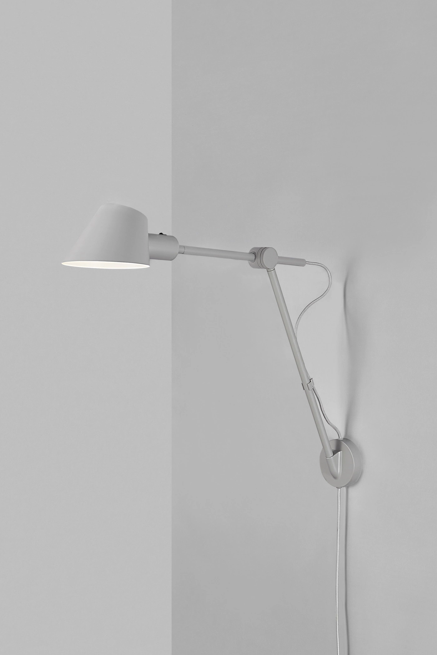   
                        
                        Бра NORDLUX (Дания) 59640    
                         в стиле Хай-тек.  
                        Тип источника света: светодиодная лампа, сменная.                                                 Цвета плафонов и подвесок: Серый.                         Материал: Металл.                          фото 5