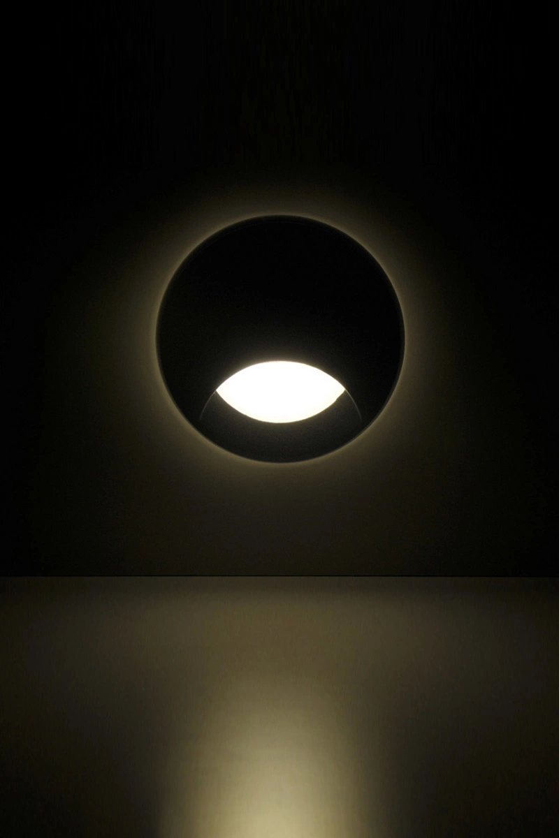   
                        
                        Декоративна підсвітка POLUX (Польща) 59676    
                         у стилі Хай-тек.  
                        Тип джерела світла: вбудований led-модуль, незмінний.                                                 Кольори плафонів і підвісок: Білий.                         Матеріал: Алюміній.                          фото 10