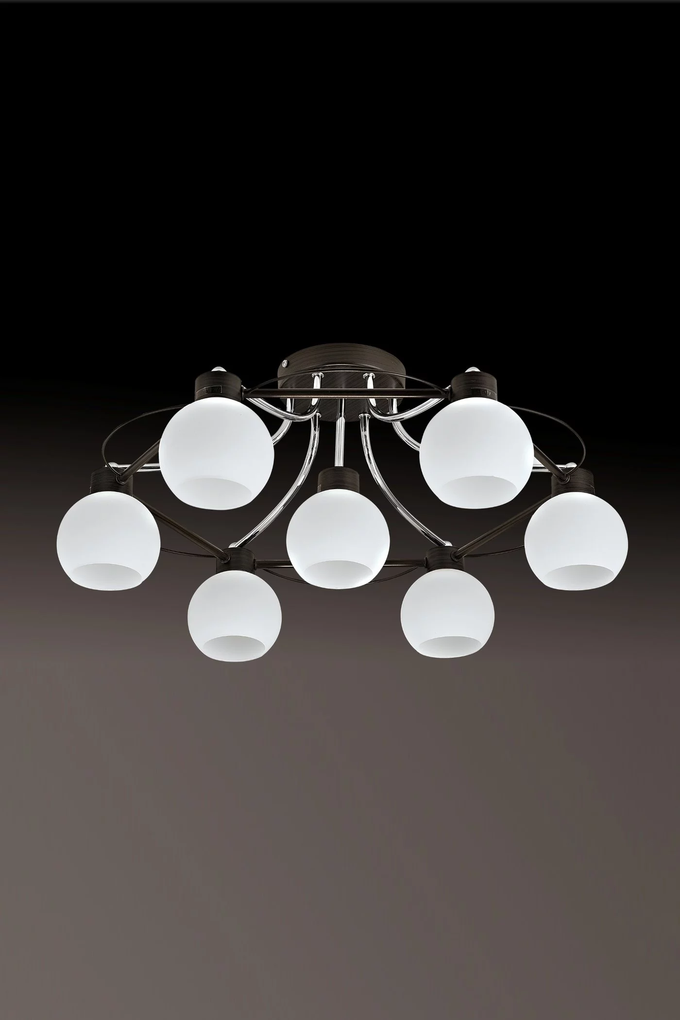   
                        Люстра MAYTONI (Німеччина) 61099    
                         у стилі Модерн.  
                        Тип джерела світла: світлодіодна лампа, змінна.                         Форма: Коло.                         Кольори плафонів і підвісок: Білий.                         Матеріал: Скло.                          фото 4