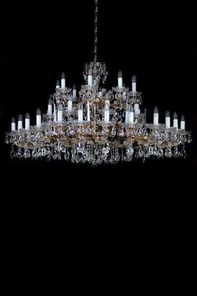 Кришталева люстра ARTGLASS (Чехія) 63678    
                         У стилі Класика.  
                        Тип джерела світла: світлодіодна лампа, змінна.                         Форма: Коло.                         Кольори плафонів і підвісок: Прозорий.                         Матеріал: Кришталь.                          фото 1