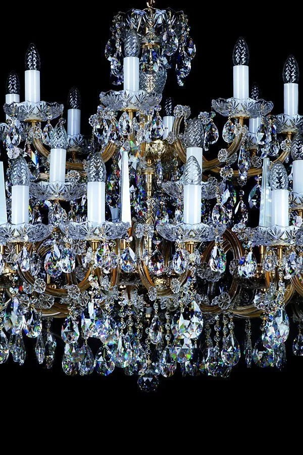 Кришталева люстра ARTGLASS (Чехія) 63678    
                         У стилі Класика.  
                        Тип джерела світла: світлодіодна лампа, змінна.                         Форма: Коло.                         Кольори плафонів і підвісок: Прозорий.                         Матеріал: Кришталь.                          фото 4