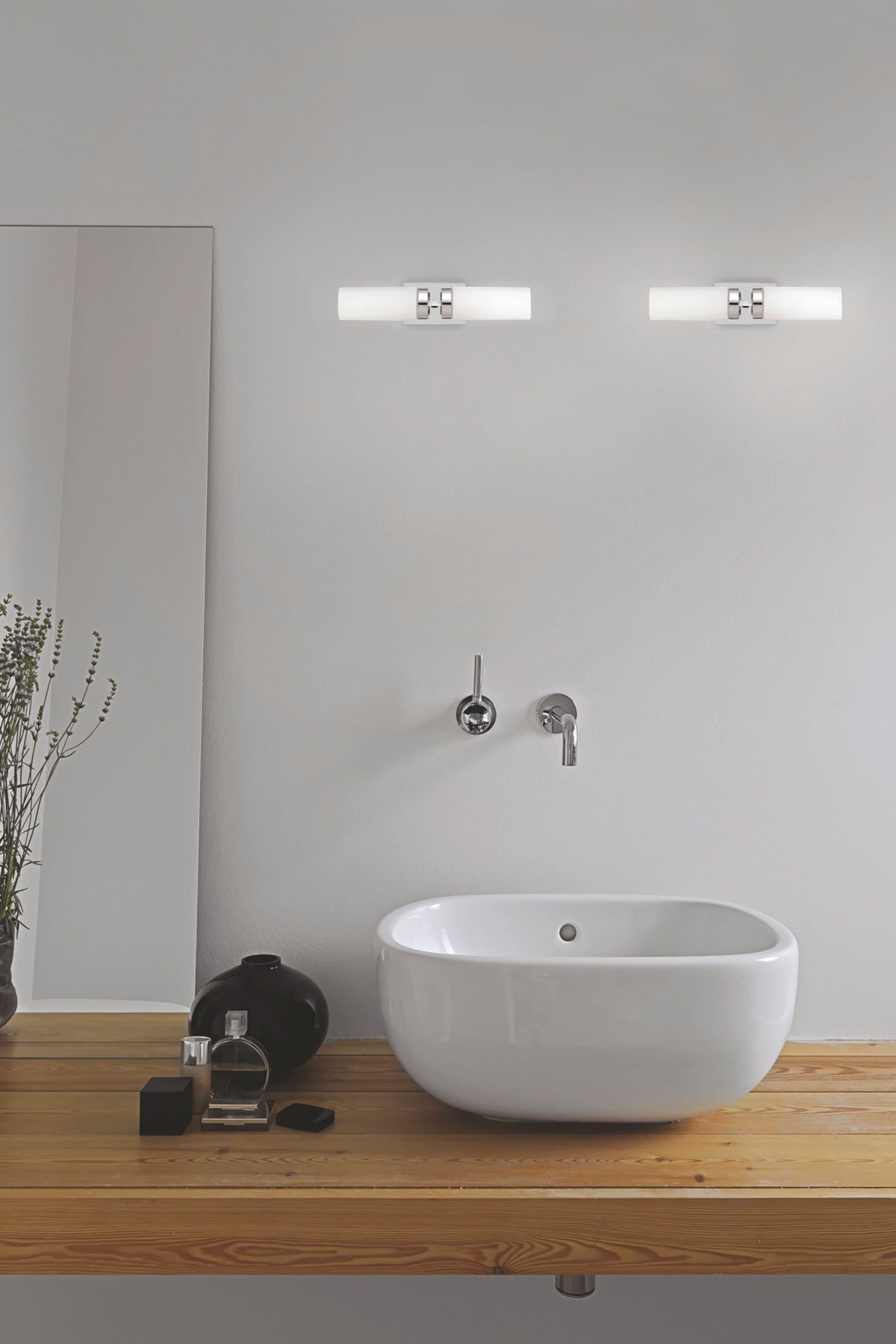   
                        Підсвітка для ванної NOWODVORSKI (Польща) 66336    
                         у стилі модерн.  
                        Тип джерела світла: cвітлодіодні led, енергозберігаючі, розжарювання.                                                 Кольори плафонів і підвісок: білий.                         Матеріал: скло.                          фото 2