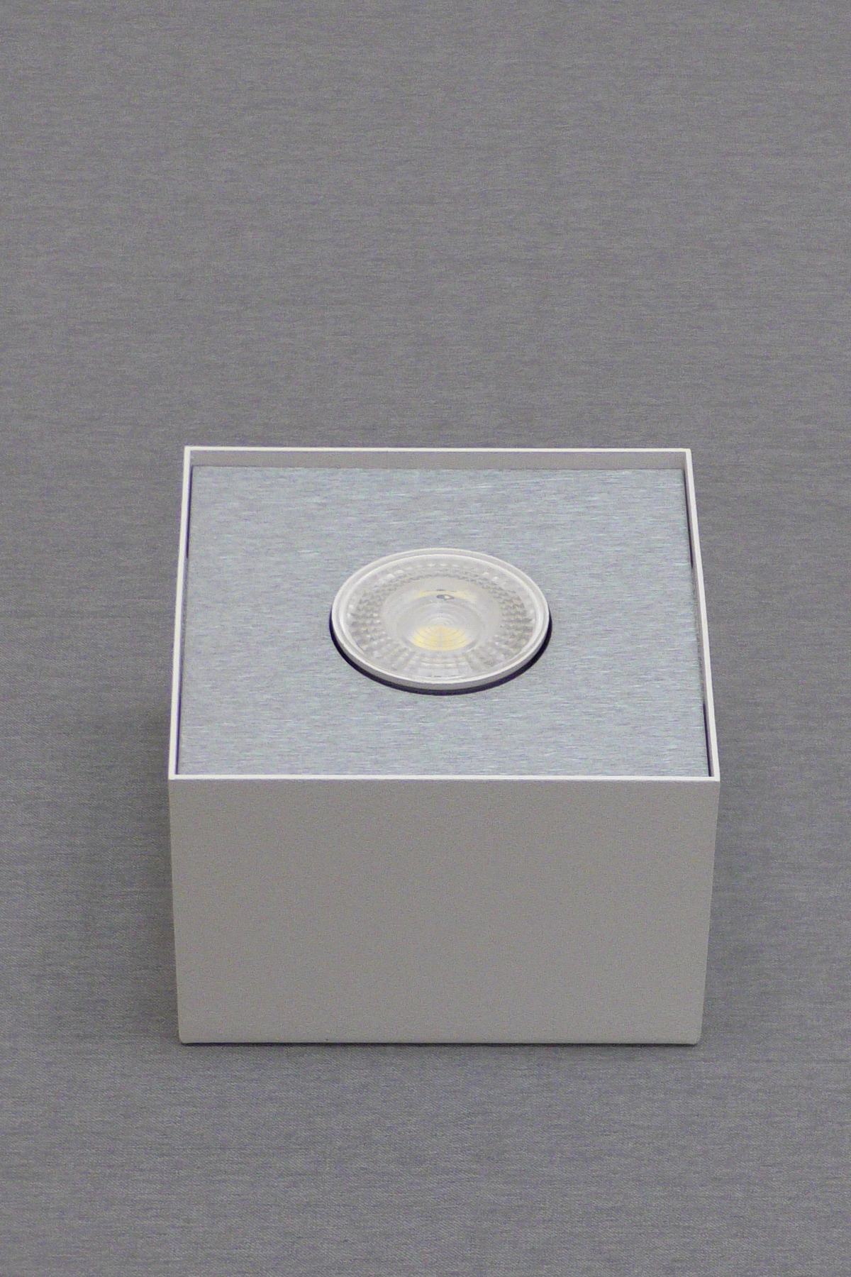  
                        Точковий світильник NOWODVORSKI (Польща) 66775    
                         у стилі модерн.  
                        Тип джерела світла: cвітлодіодні led, галогенні.                         Форма: куб.                                                                          фото 2