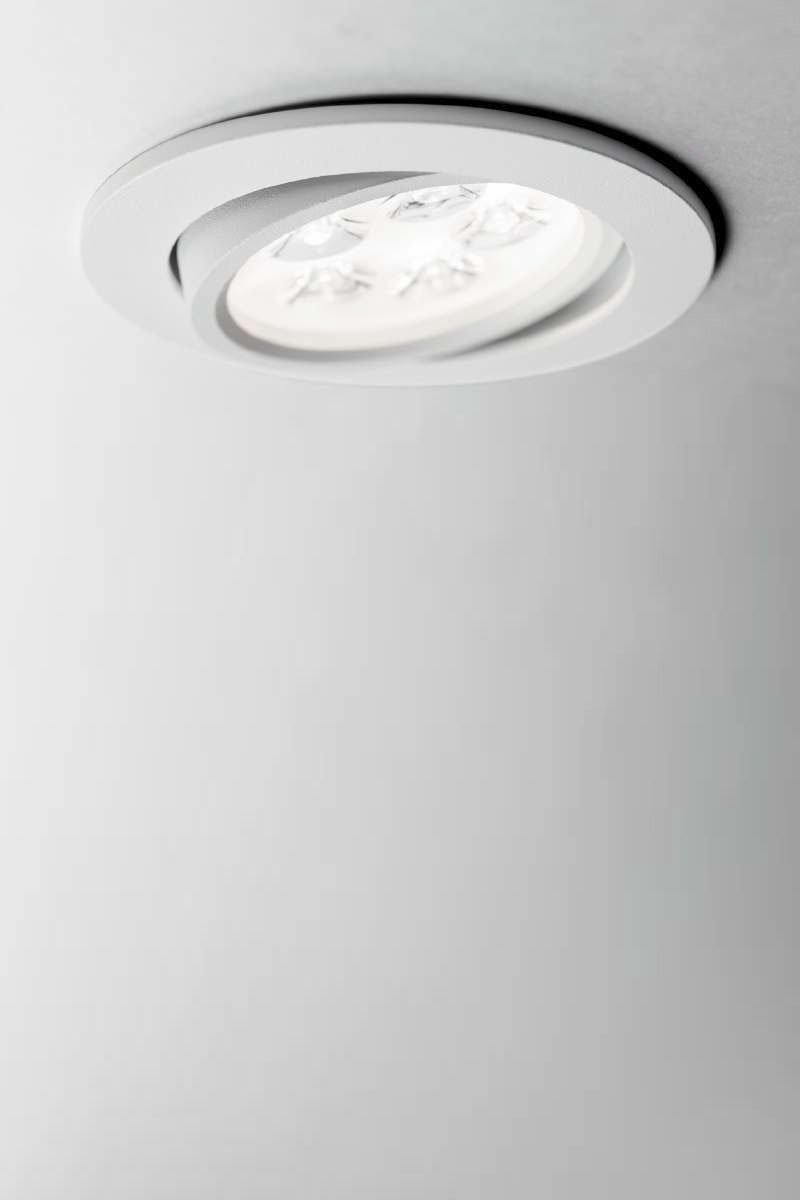   
                        Точковий світильник IDEAL LUX (Італія) 67621    
                         у стилі хай-тек.  
                        Тип джерела світла: вбудовані світлодіоди led.                         Форма: коло.                                                                          фото 4