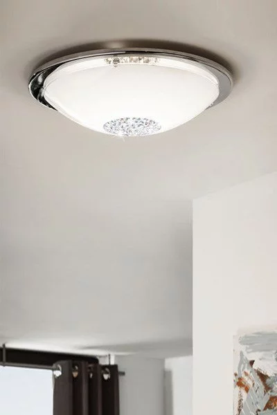   
                        Светильник потолочный EGLO  (Австрия) 69404    
                         в стиле модерн.  
                        Тип источника света: встроенные светодиоды led.                         Форма: круг.                         Цвета плафонов и подвесок: белый, прозрачный.                         Материал: стекло.                          фото 2
