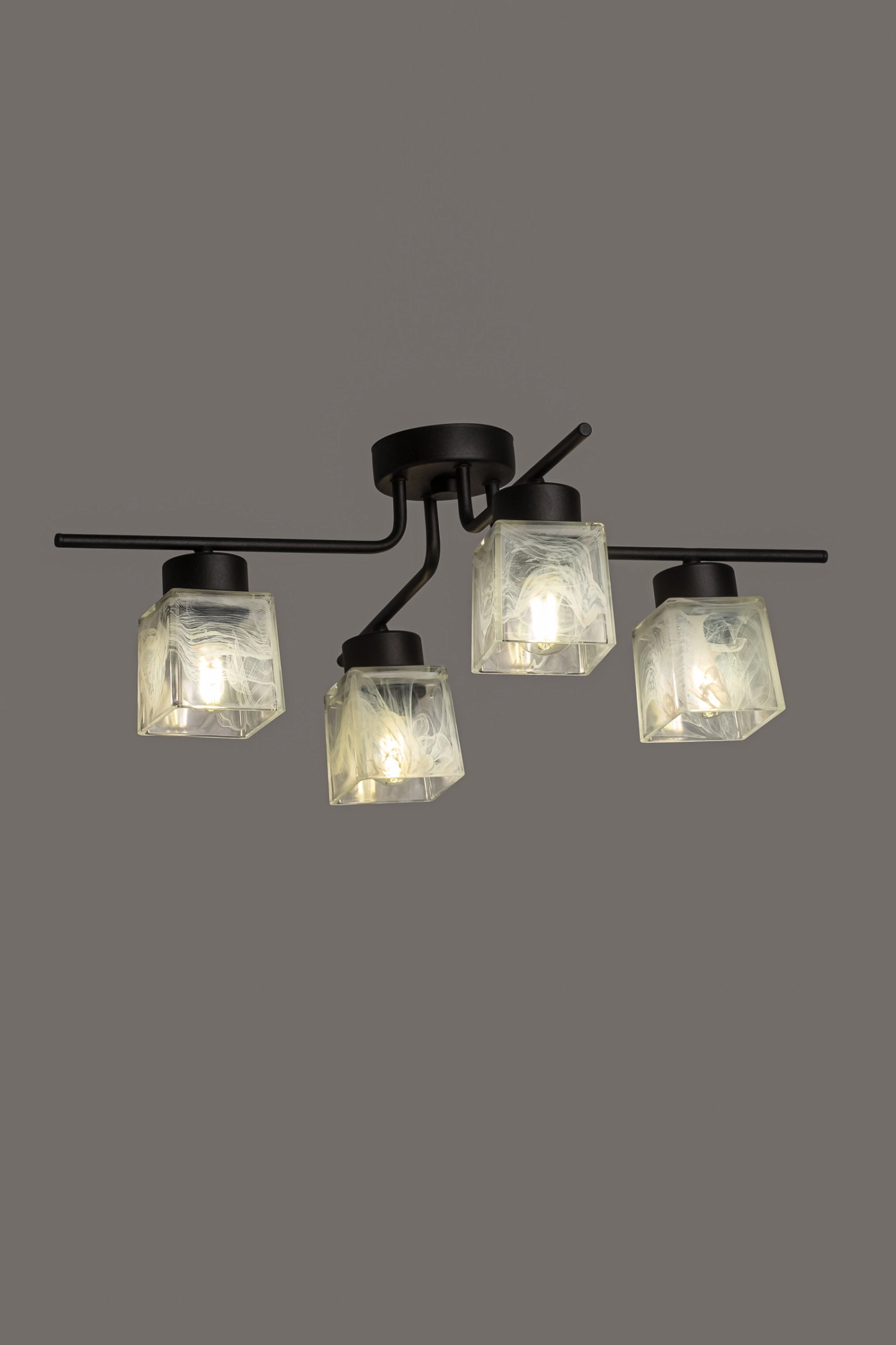   
                        
                        Люстра NB LIGHT (Украина) 70293    
                         В стиле Модерн.  
                        Тип источника света: светодиодная лампа, сменная.                         Форма: Модерн.                         Цвета плафонов и подвесок: Прозрачный.                         Материал: Стекло.                          фото 3