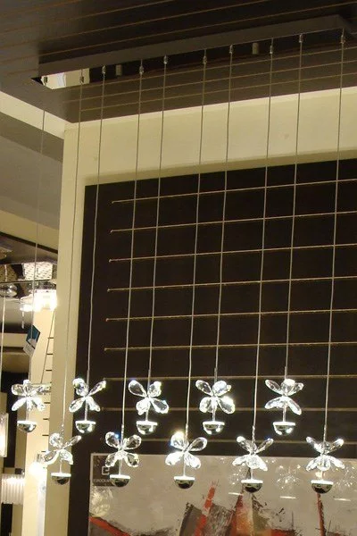   
                        
                        Люстра EGLO (Австрия) 74579    
                         в стиле Флористика.  
                        Тип источника света: встроенный led-модуль, несъемный.                         Форма: Прямоугольник.                         Цвета плафонов и подвесок: Прозрачный, Серый.                         Материал: Хрусталь, Стекло.                          фото 2
