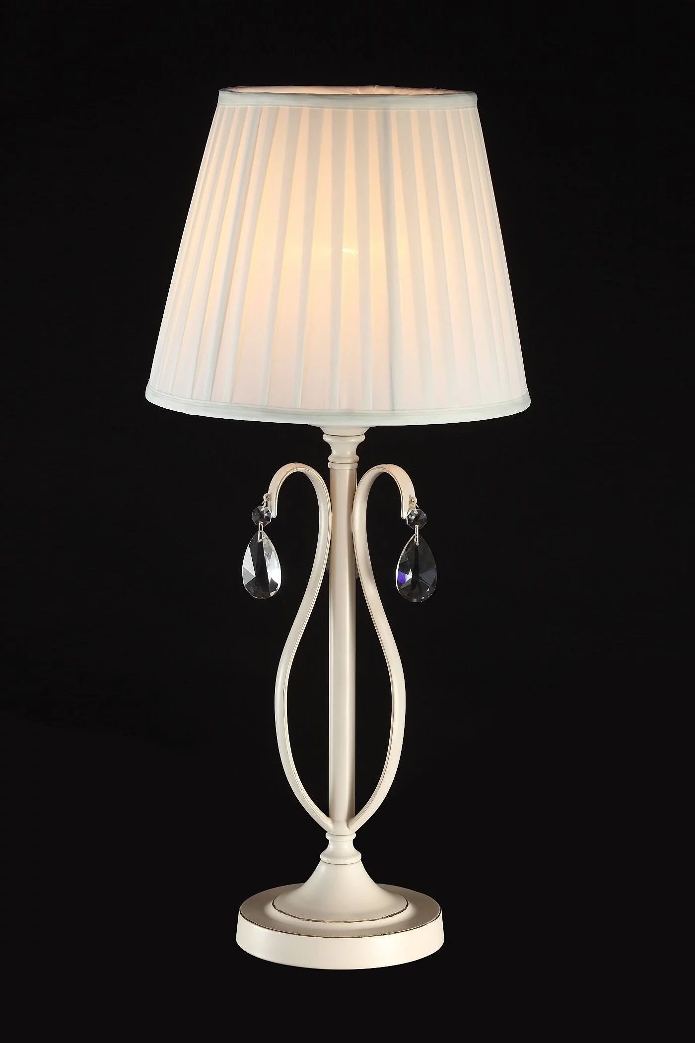   
                        Настільна лампа MAYTONI (Німеччина) 74631    
                         у стилі Класика.  
                        Тип джерела світла: світлодіодна лампа, змінна.                                                 Кольори плафонів і підвісок: Білий, Прозорий.                         Матеріал: Тканина, Кришталь.                          фото 4