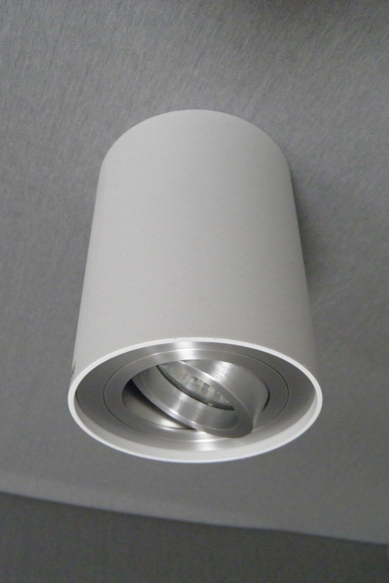   
                        Точковий світильник AZZARDO (Польща) 76029    
                         у стилі хай-тек.  
                        Тип джерела світла: cвітлодіодні led, галогенні.                         Форма: циліндр.                                                                          фото 3