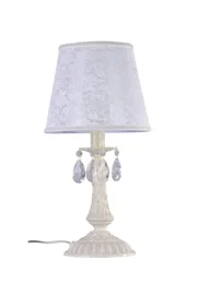   
                        
                        Настільна лампа MAYTONI (Німеччина) 76502    
                         у стилі Класика.  
                        Тип джерела світла: світлодіодна лампа, змінна.                                                 Кольори плафонів і підвісок: Білий, Прозорий, Малюнок.                         Матеріал: Тканина, Кришталь.                          фото 1