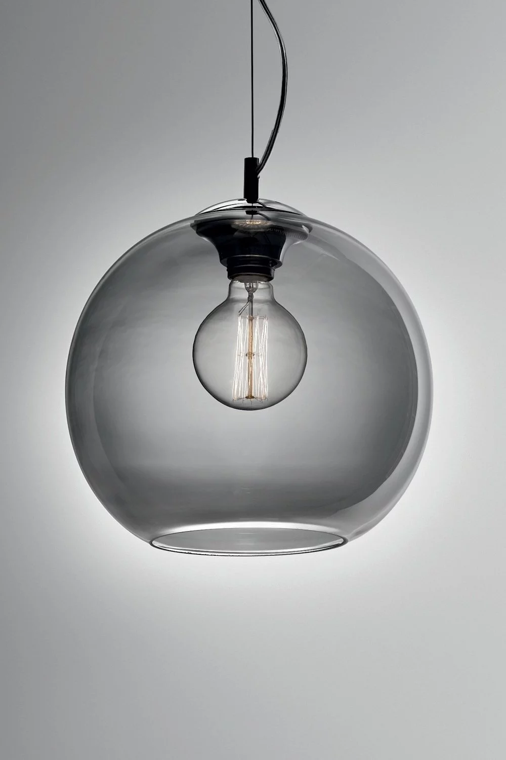   
                        
                        Люстра IDEAL LUX (Італія) 81291    
                         У стилі Хай-тек.  
                        Тип джерела світла: світлодіодна лампа, змінна.                         Форма: Куля.                         Кольори плафонів і підвісок: Прозорий, Сірий.                         Матеріал: Скло.                          фото 2