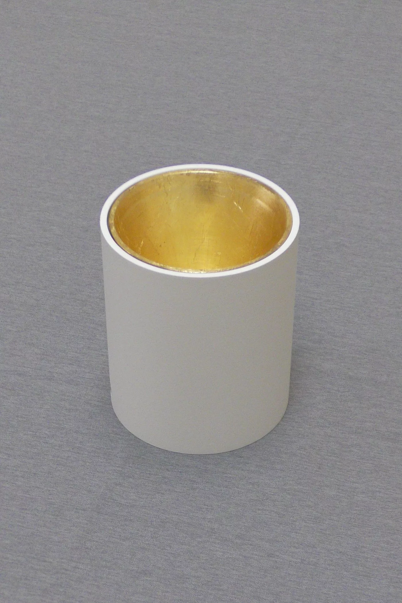   
                        Точковий світильник EGLO (Австрія) 82952    
                         у стилі хай-тек.  
                        Тип джерела світла: вбудовані світлодіоди led.                         Форма: циліндр.                         Кольори плафонів і підвісок: золото.                         Матеріал: пластик.                          фото 6