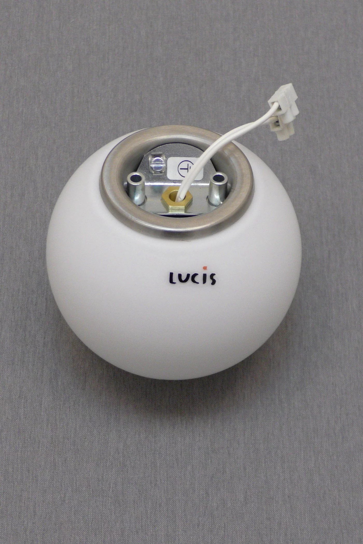   
                        Точковий світильник LUCIS (Чехія) 89724    
                         у стилі модерн.  
                        Тип джерела світла: cвітлодіодні led, галогенні.                         Форма: куля.                         Кольори плафонів і підвісок: білий.                         Матеріал: скло.                          фото 4