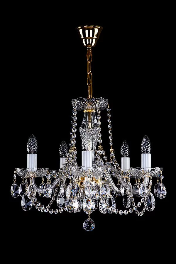   
                        
                        Кришталева люстра ARTGLASS (Чехія) 89750    
                         У стилі Класика.  
                        Тип джерела світла: світлодіодна лампа, змінна.                         Форма: Коло.                         Кольори плафонів і підвісок: Прозорий.                         Матеріал: Кришталь.                          фото 1