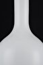   
                        Люстра MAYTONI (Німеччина) 90616    
                         у стилі модерн, хай-тек.  
                        Тип джерела світла: cвітлодіодні led, енергозберігаючі, розжарювання.                         Форма: коло.                         Кольори плафонів і підвісок: білий.                         Матеріал: скло.                          фото 4
